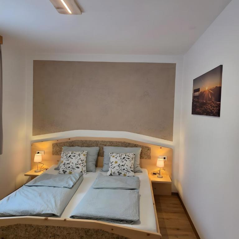 Ferienwohnung Schlern Bio Schrofhof - Two-Bedroom Deluxe Apartment with Garden View - 12