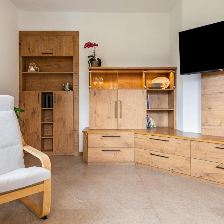 Ferienwohnung Schlern Bio Schrofhof - Two-Bedroom Deluxe Apartment with Garden View - 4