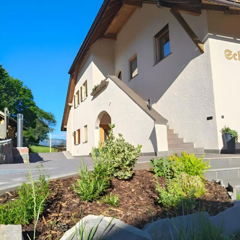 Ferienwohnung Schlern Bio Schrofhof - Two-Bedroom Deluxe Apartment with Garden View - 28