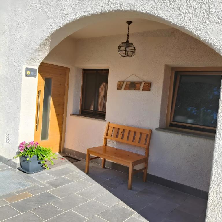 Ferienwohnung Schlern Bio Schrofhof - Two-Bedroom Deluxe Apartment with Garden View - 30
