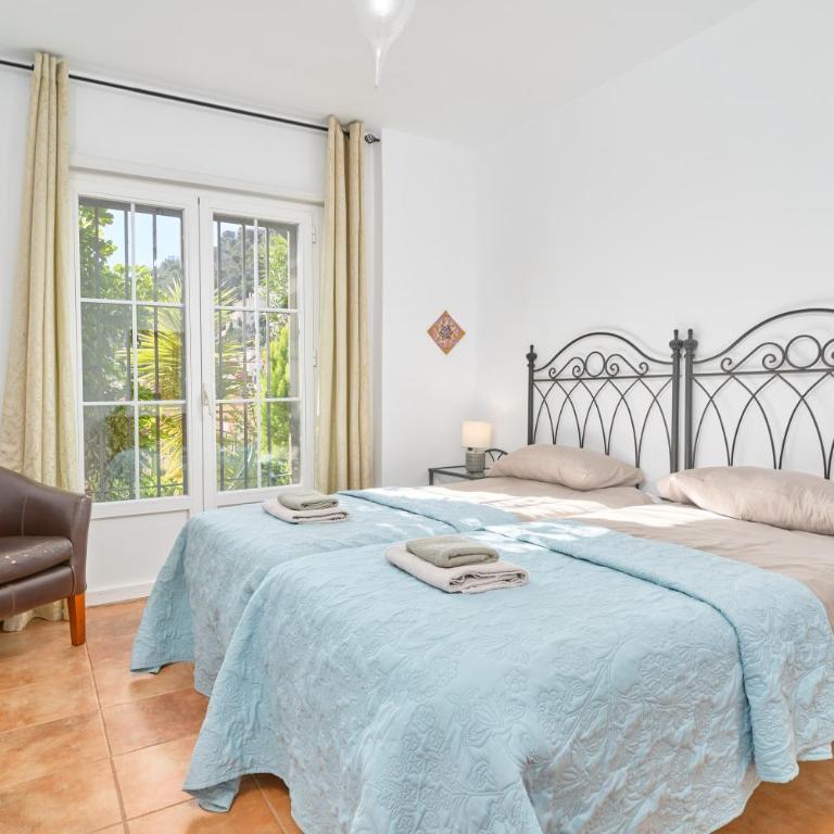 Beautiful House With Splendid Sea - Two-Bedroom House - 9