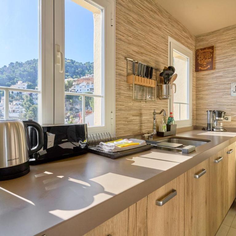 Beautiful House With Splendid Sea - Two-Bedroom House - 7