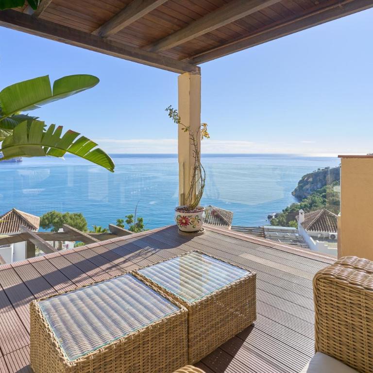 Beautiful House With Splendid Sea - Two-Bedroom House - 32