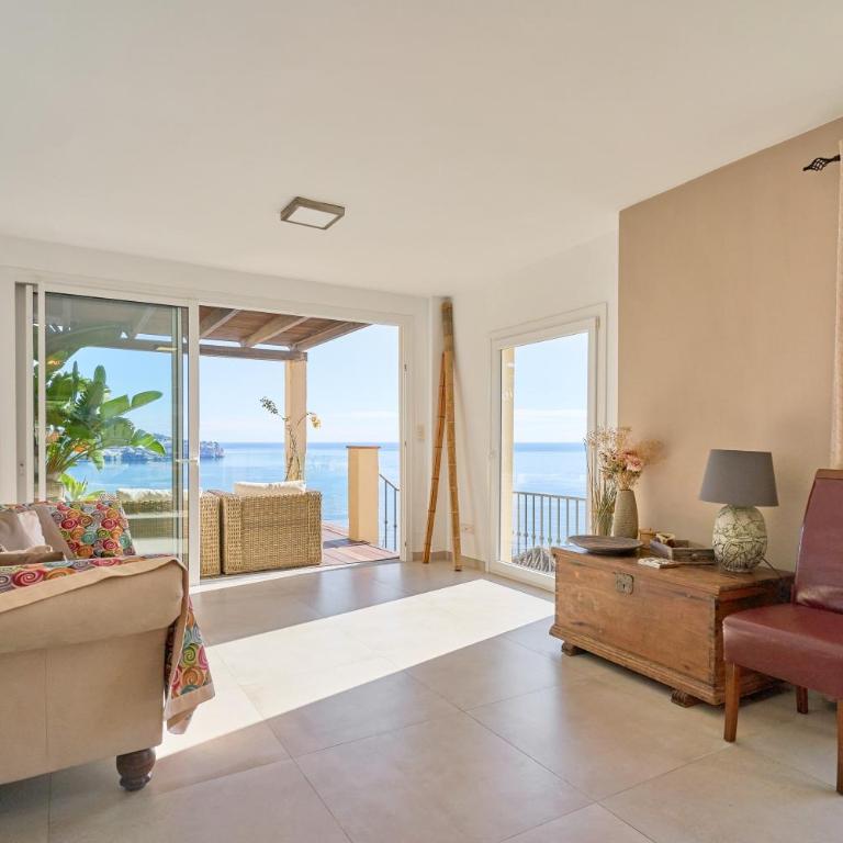 Beautiful House With Splendid Sea - Two-Bedroom House - 35
