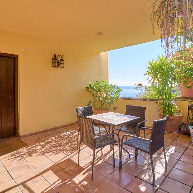 Beautiful House With Splendid Sea - Two-Bedroom House - 36