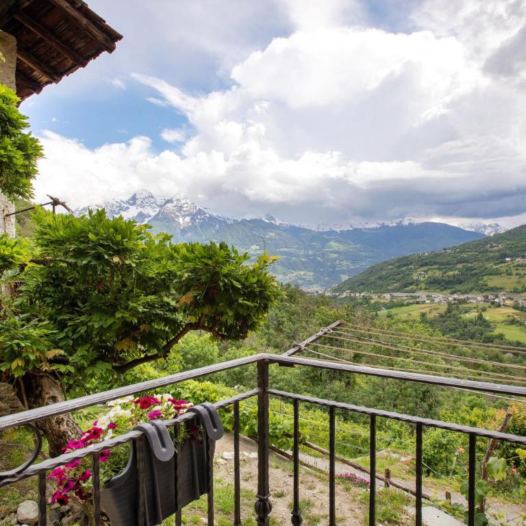 La Casa Di Pasky - Two-Bedroom Deluxe Apartment with Garden View - 25