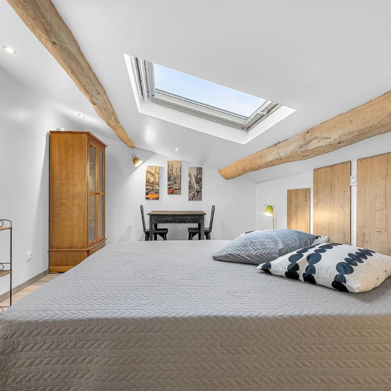 Gîte Uncinatum - La Grange Du Logis - Chambre Quadruple avec Douche - 10