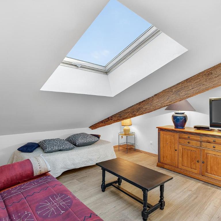 Gîte Uncinatum - La Grange Du Logis - Chambre Quadruple avec Douche - 4