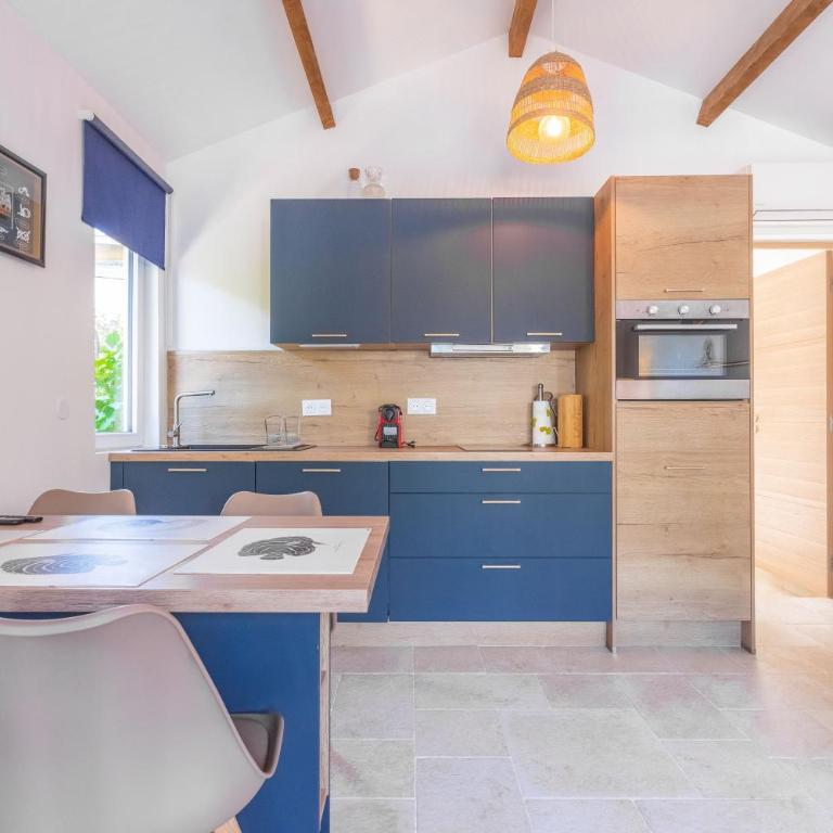 Studio Bormes - One-Bedroom Apartment with Garden View - 6
