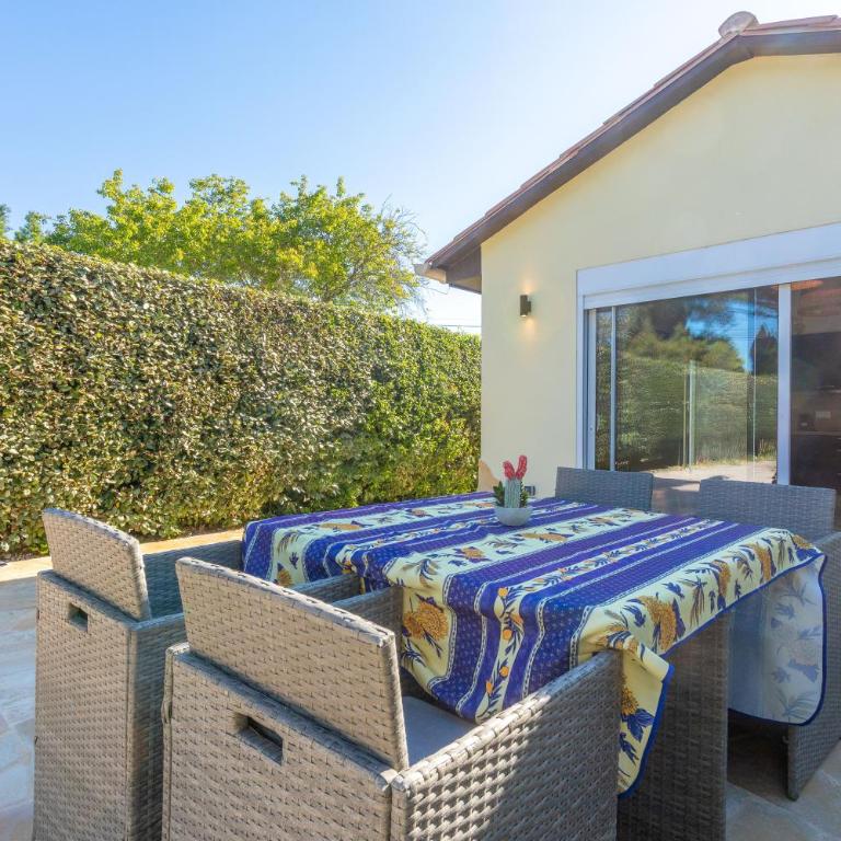 Studio Bormes - One-Bedroom Apartment with Garden View - 16