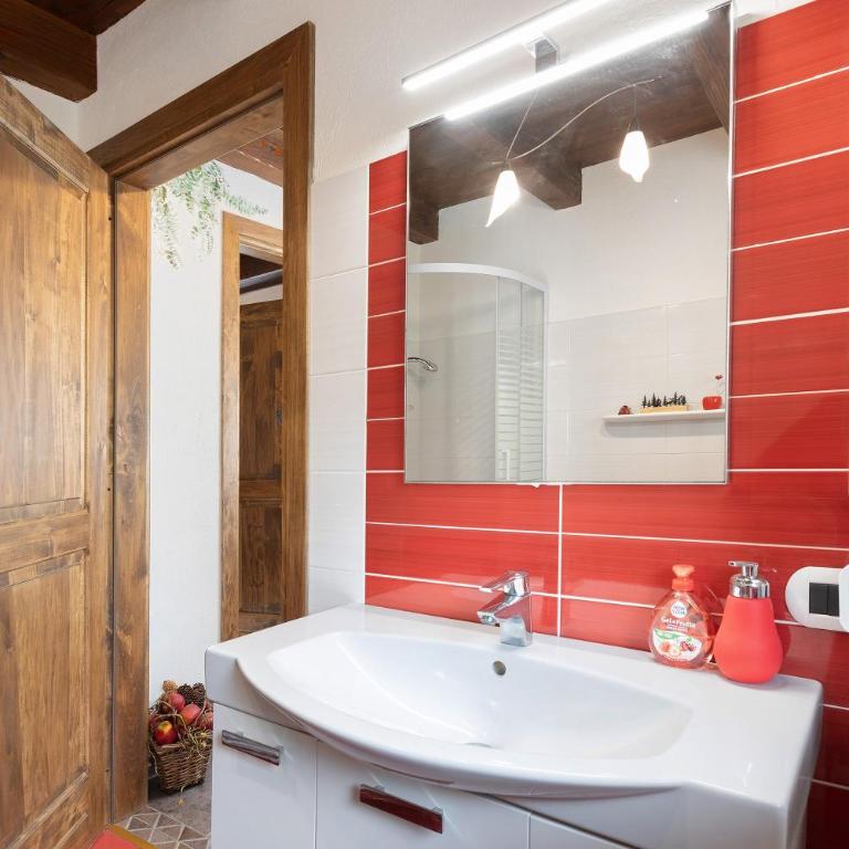 La casa di Alice - Superior One-Bedroom Apartment with Balcony - 23