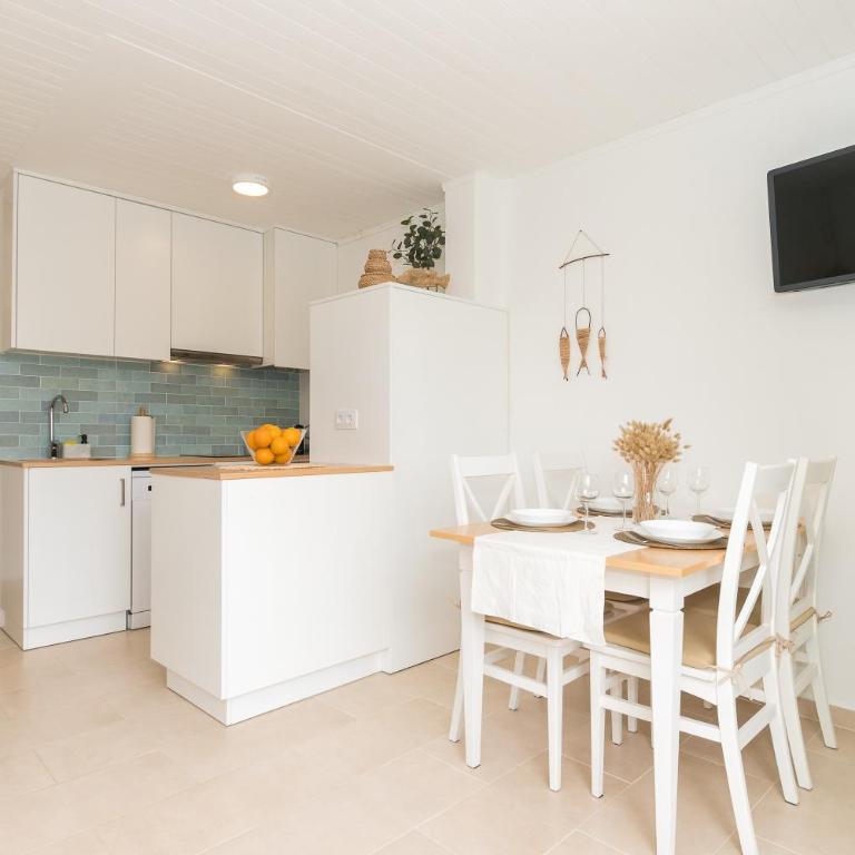 Moderno apartamento en Calan Bosch- C10 - Apartamento Deluxe de 2 dormitorios con balcón - 8