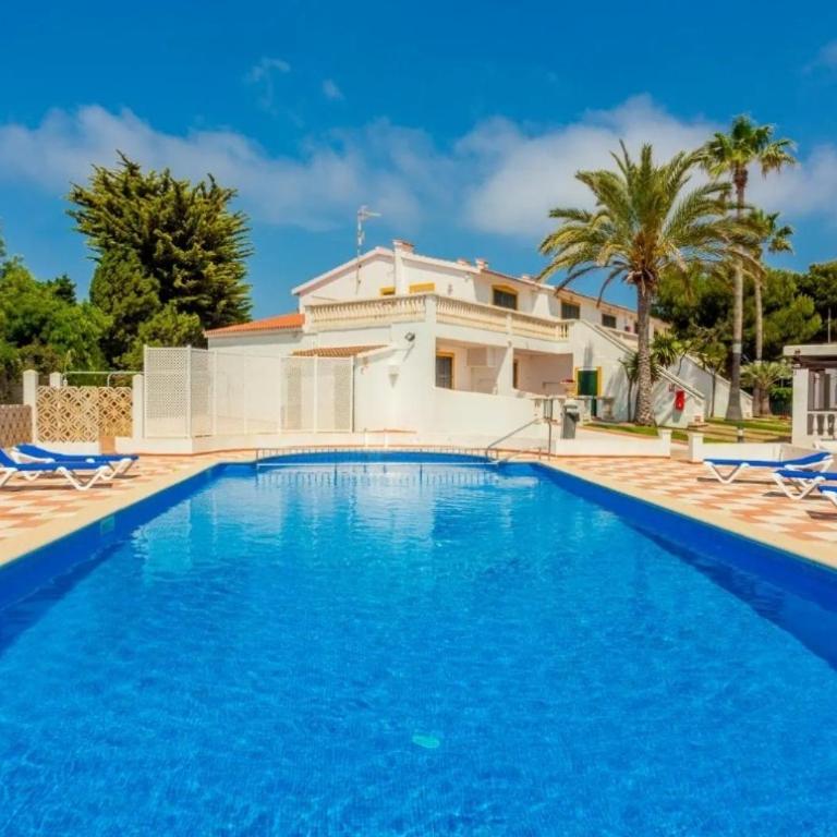 Moderno apartamento en Calan Bosch- C10 - Apartamento Deluxe de 2 dormitorios con balcón - 1