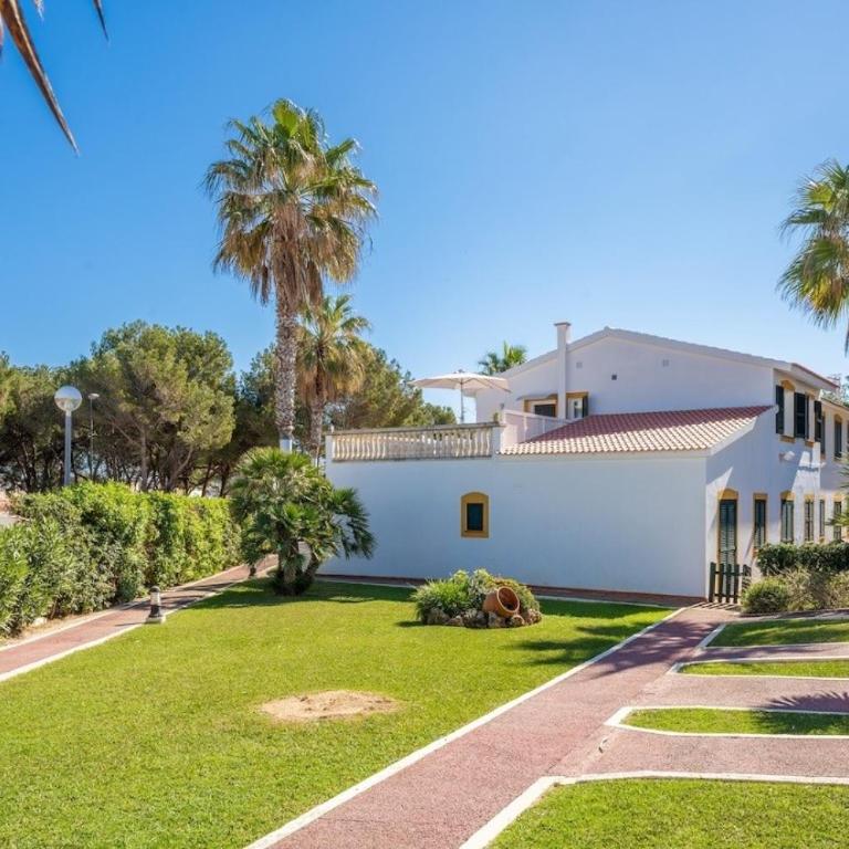 Moderno apartamento en Calan Bosch- C10 - Apartamento Deluxe de 2 dormitorios con balcón - 21