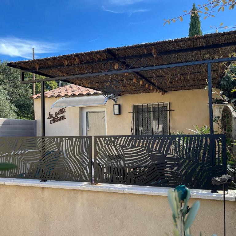 La Petite Maison - Studio avec Terrasse - 29