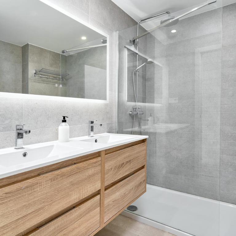 Icon Marina D - Two-Bedroom Deluxe Apartment with Ocean View - 15