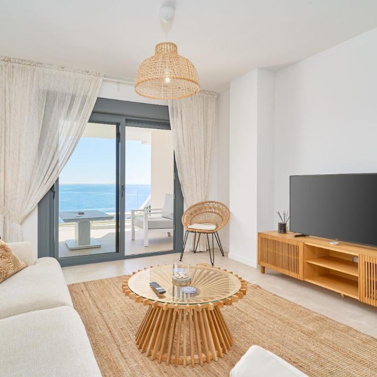 Icon Marina D - Two-Bedroom Deluxe Apartment with Ocean View - 2
