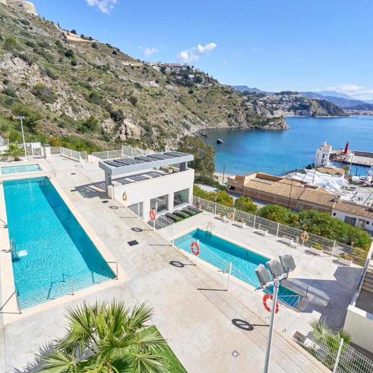Icon Marina D - Two-Bedroom Deluxe Apartment with Ocean View - 1