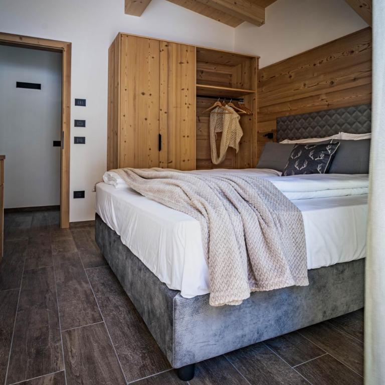 Arnica Alpin Lodge - Two-Bedroom Deluxe Apartment with Garden View - 5