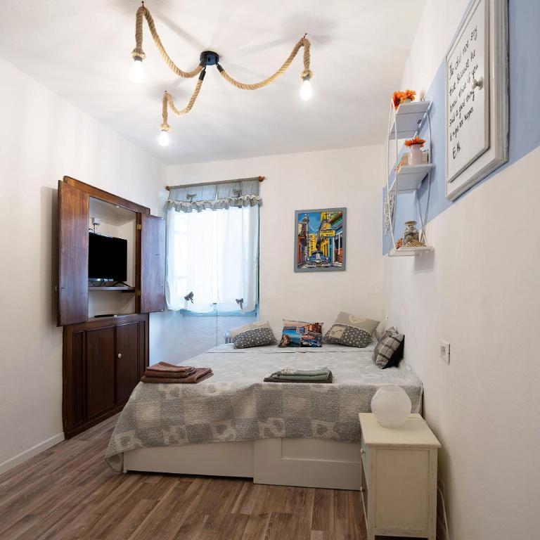 Hemingway's Shelter - One-Bedroom House - 11
