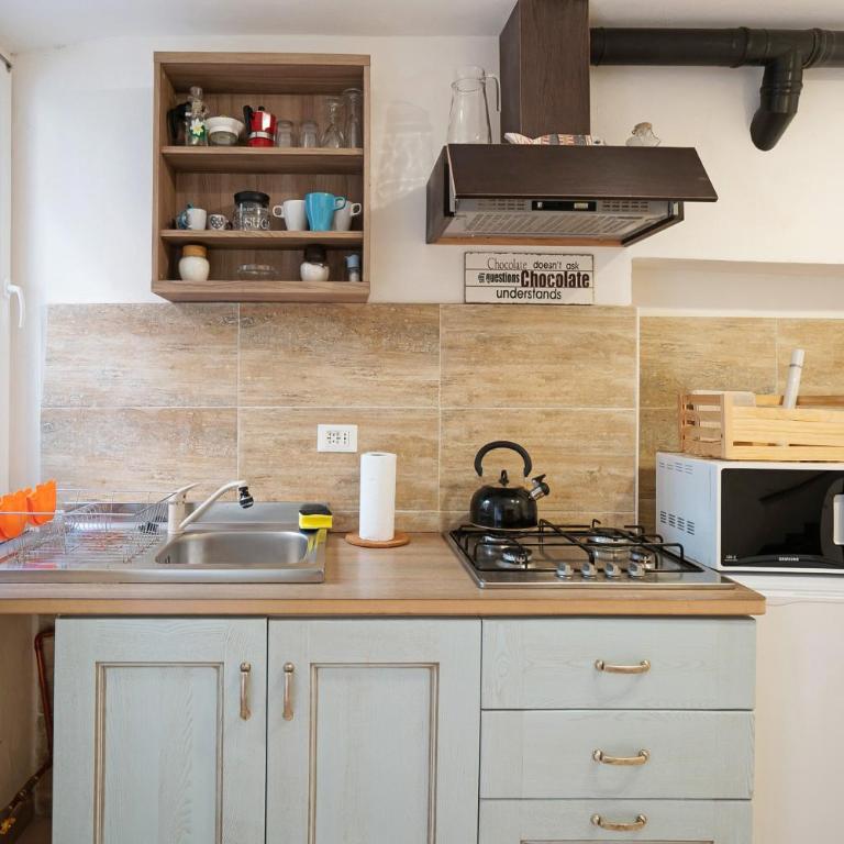 Hemingway's Shelter - One-Bedroom House - 7