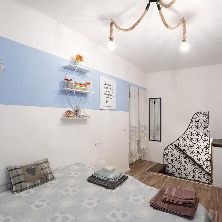 Hemingway's Shelter - One-Bedroom House - 14