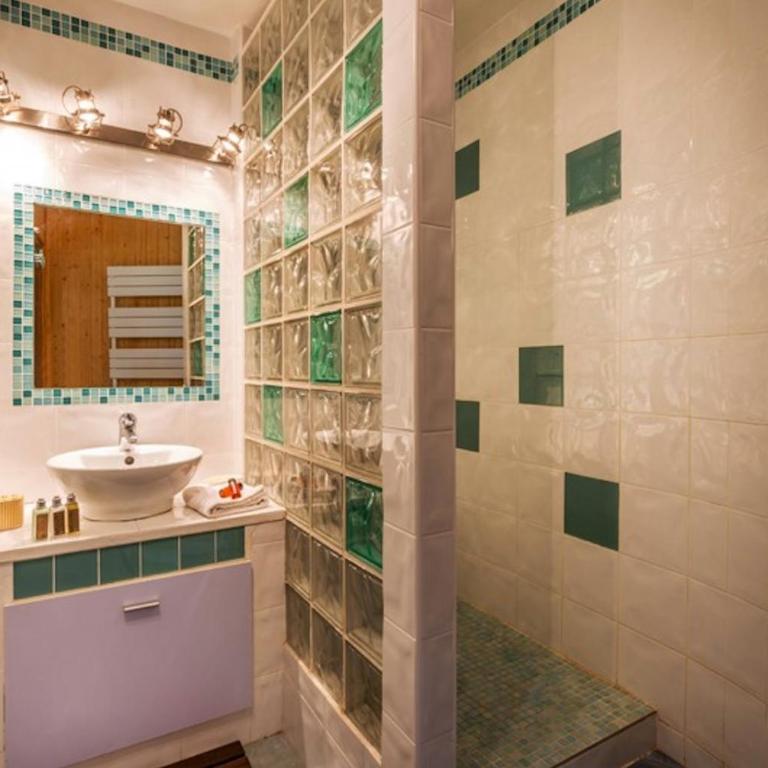 Appartement sur les pistes - 8 pers - Two-Bedroom Deluxe Apartment with Balcony - 8