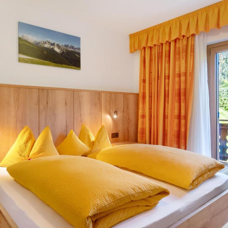 Veltierhof Villnöß - Camera Matrimoniale con Vista Montagna - 1