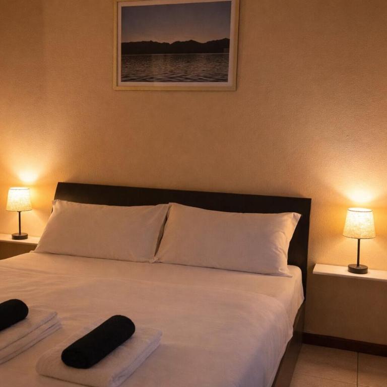 Central Penthouse Luino - Apartamento Deluxe de 2 dormitorios con vistas al jardín - 30