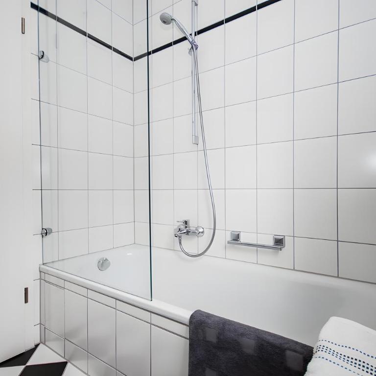 Ferienwohnung Bernhardt - One-Bedroom Apartment with Garden View - 9