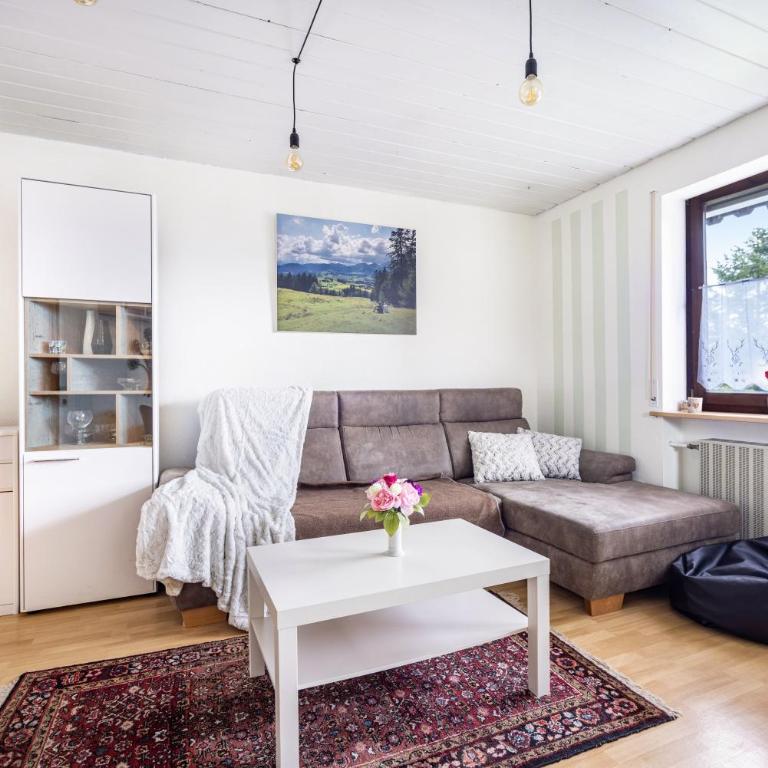 Ferienwohnung Jägerhaus im Allgäu - Apartment mit 1 Schlafzimmer und Gartenblick - 2