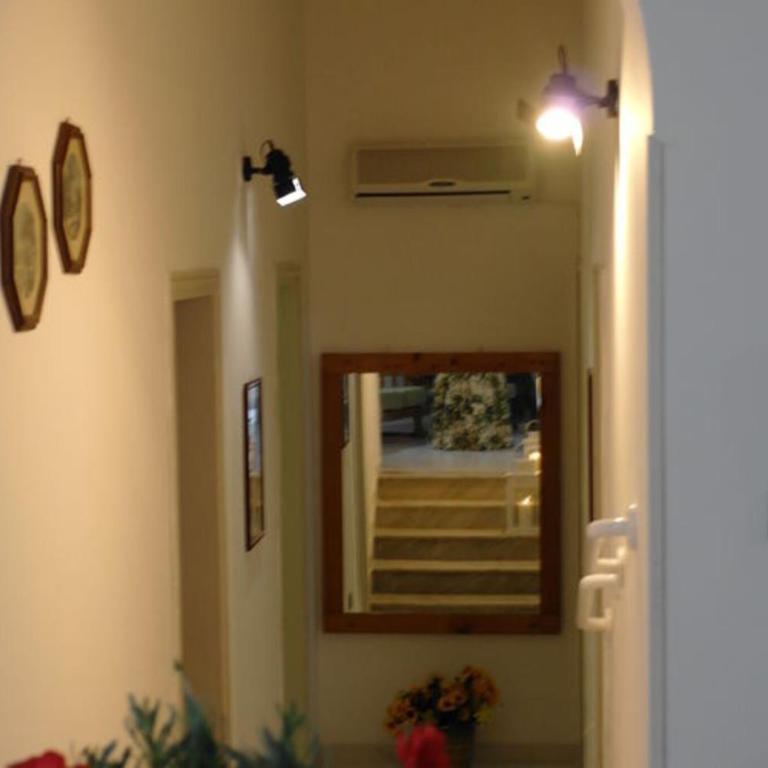 Villetta Parisi - Appartamento con 3 Camere da Letto e Vista Acqua - 11