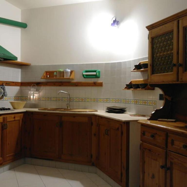 Villetta Parisi - Appartamento con 3 Camere da Letto e Vista Acqua - 9