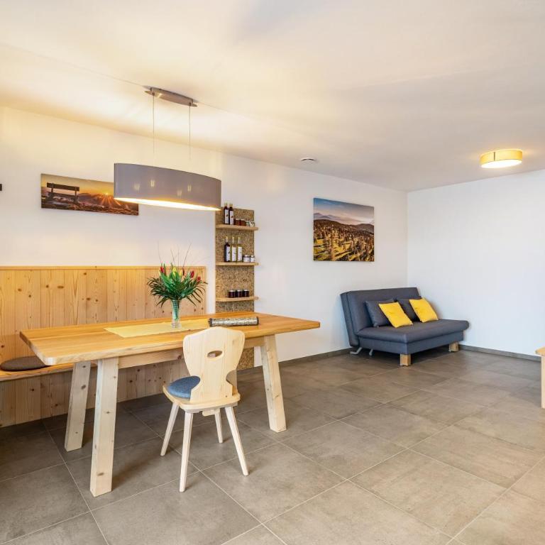 Parliflhof Apt Salten - Two-Bedroom Deluxe Apartment with Garden View - 12