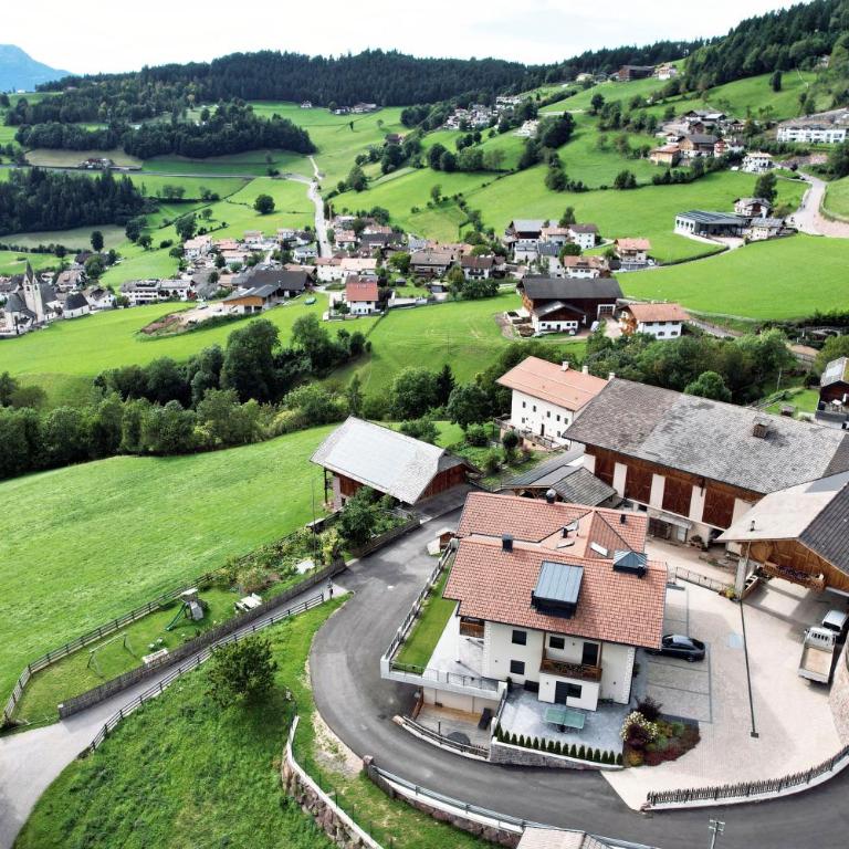 Parliflhof Apt Salten - Two-Bedroom Deluxe Apartment with Garden View - 24