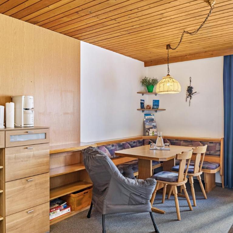 Studio Hochzillertal mit Sauna - Studio with Mountain View - 4
