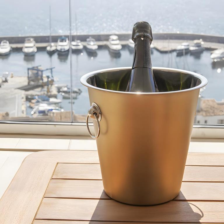Icon Marina la Ola - Three-Bedroom Apartment with Water View - 26