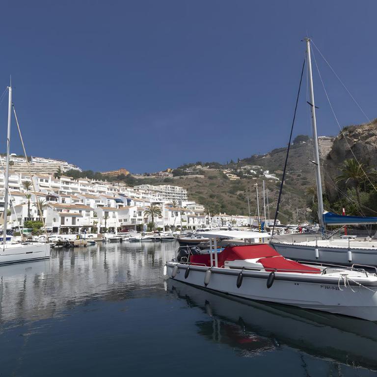 Icon Marina la Ola - Three-Bedroom Apartment with Water View - 27
