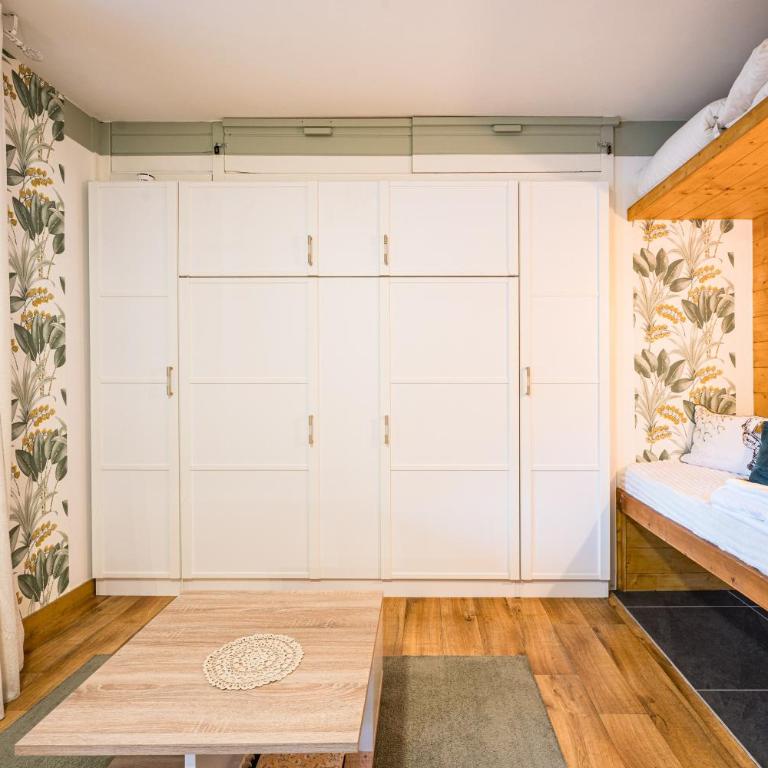 Studio Bee Happy - Appartement Supérieur - Vue sur Ville - 11