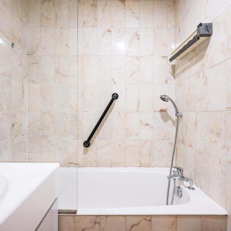 Studio Bee Happy - Appartement Supérieur - Vue sur Ville - 17