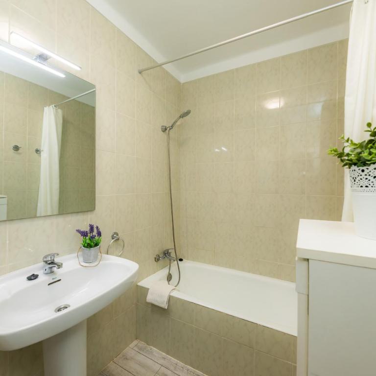 Edificio Brisas - Apartamento Premium de 3 dormitorios con balcón - 18