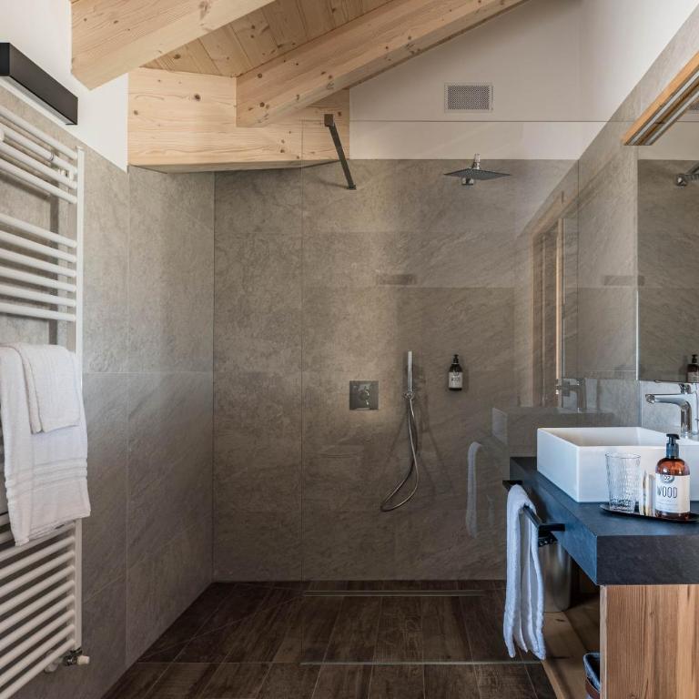 Arnica Alpin Lodge - Appartement 3 Chambres Premium avec Balcon - 11