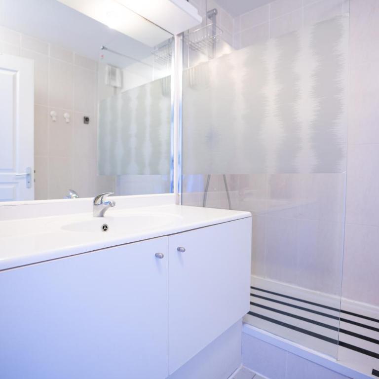 Appartement clim piscine garage - Apartment mit 1 Schlafzimmer und Seeblick - 15