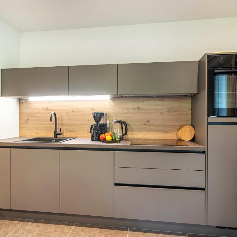 Wiesgut Ferienwohnung Golden - Two-Bedroom Deluxe Apartment with Garden View - 16