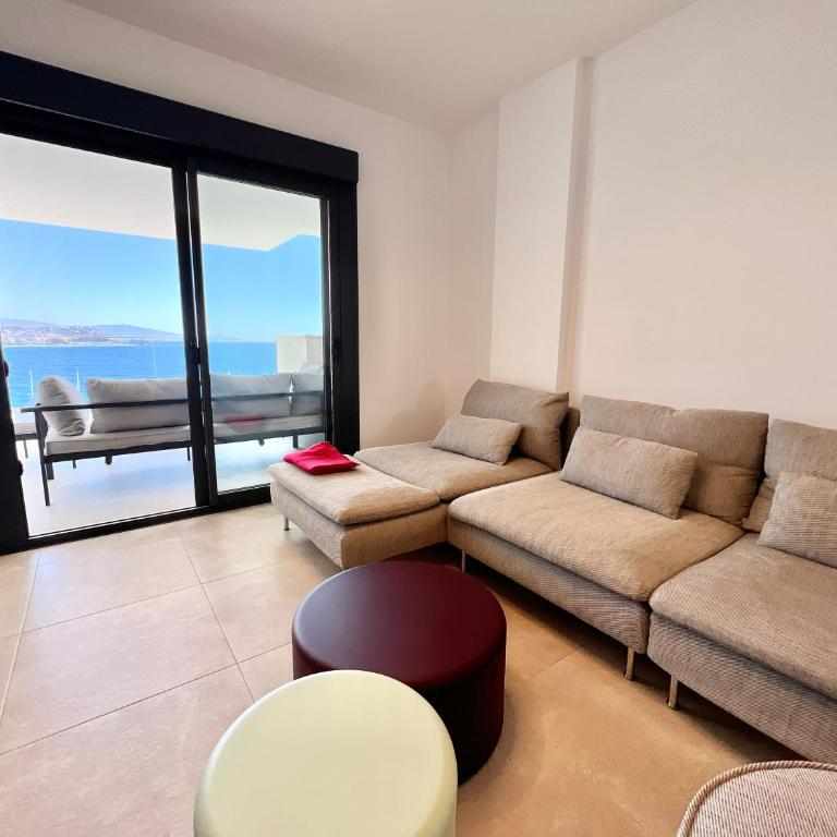 Icon Marina A - Three-Bedroom Apartment with Water View - 6