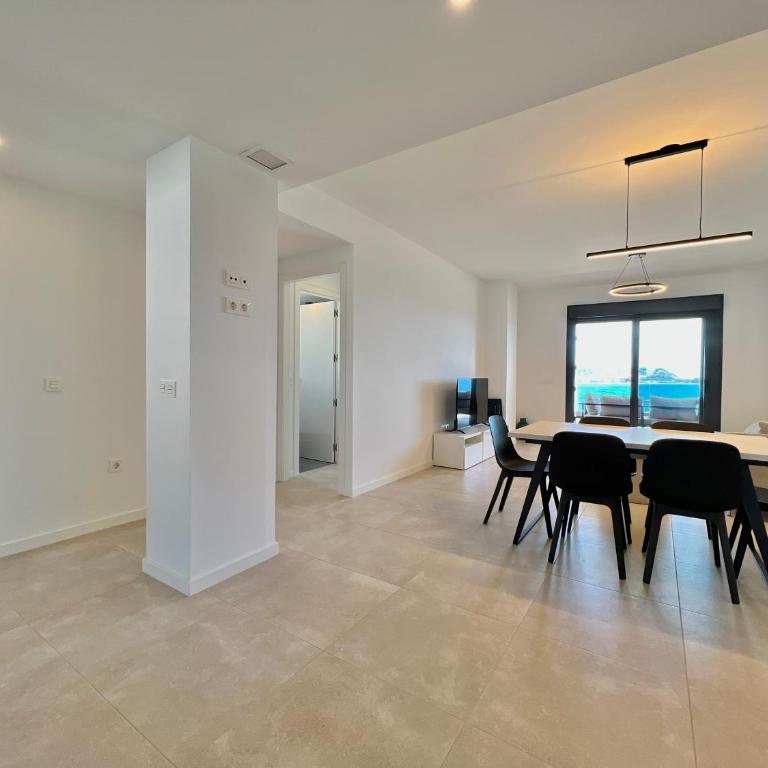 Icon Marina A - Three-Bedroom Apartment with Water View - 5