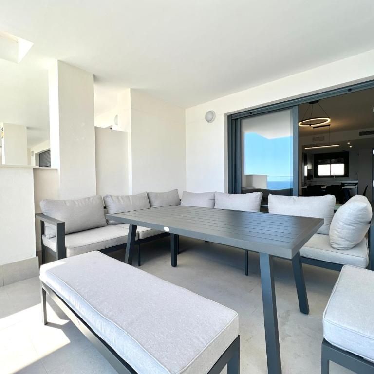 Icon Marina A - Three-Bedroom Apartment with Water View - 7