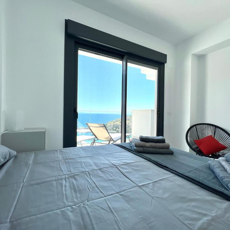 Icon Marina A - Three-Bedroom Apartment with Water View - 15