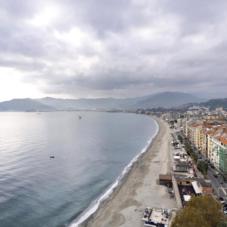 Caruggio al mare - Appartamento Deluxe con 2 Camere da Letto e Balcone - 3