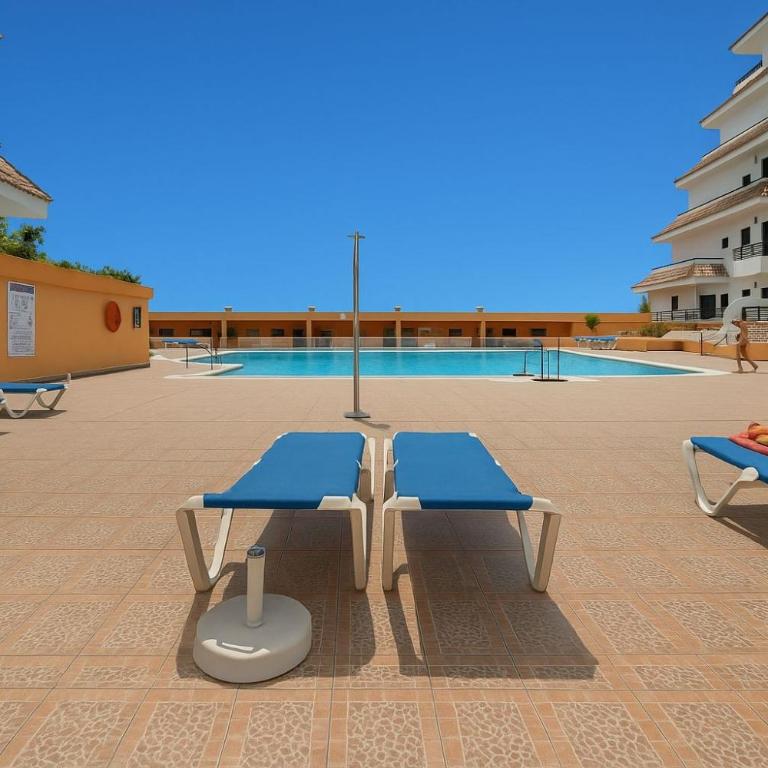 Apto Jardin del Sol Beach-Pool - Two-Bedroom Deluxe Apartment with Garden View - 8